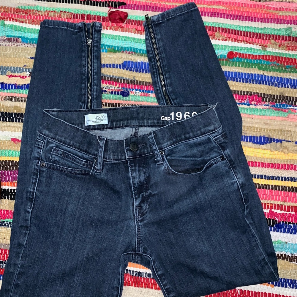 Gap dark skinny jeans w zippers on the seams 0/25